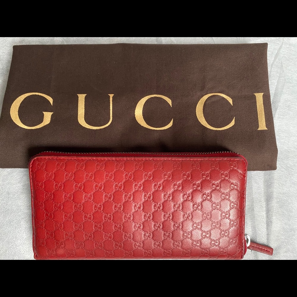 AUTHENTIC GUCCI LONG WALLET